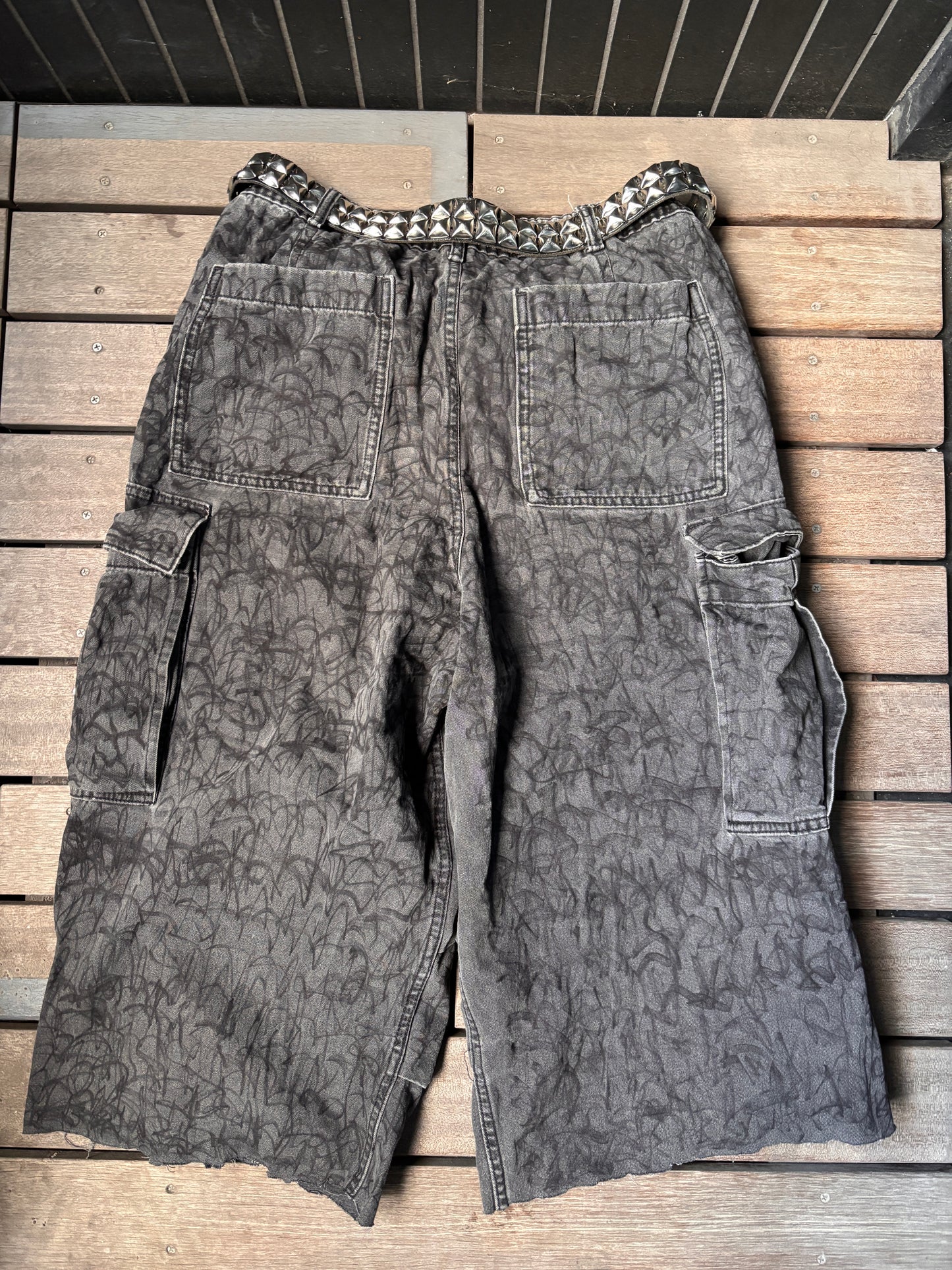 KNALL3R WASHED BLACK CARGO SHORTS