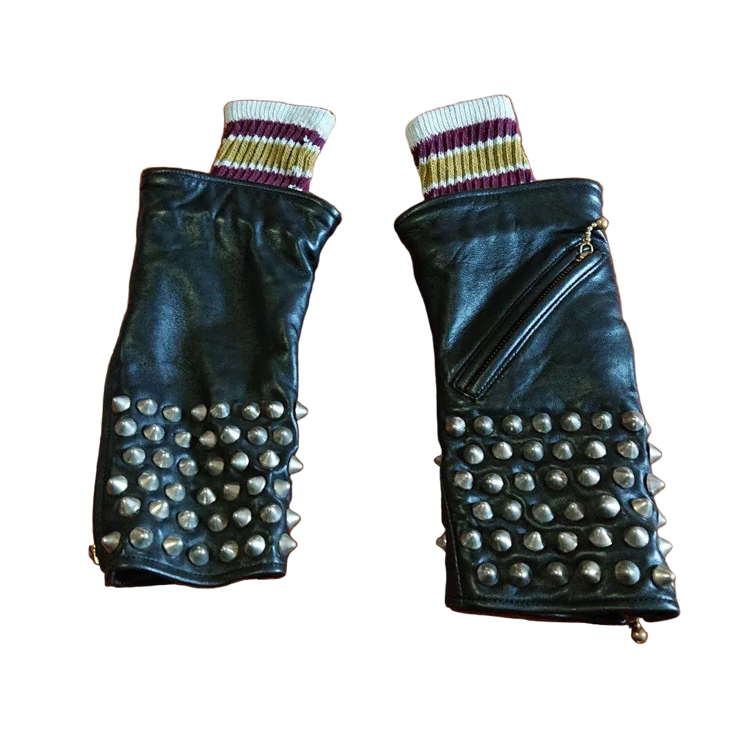 BLACKMEANS LEATHER CUFS