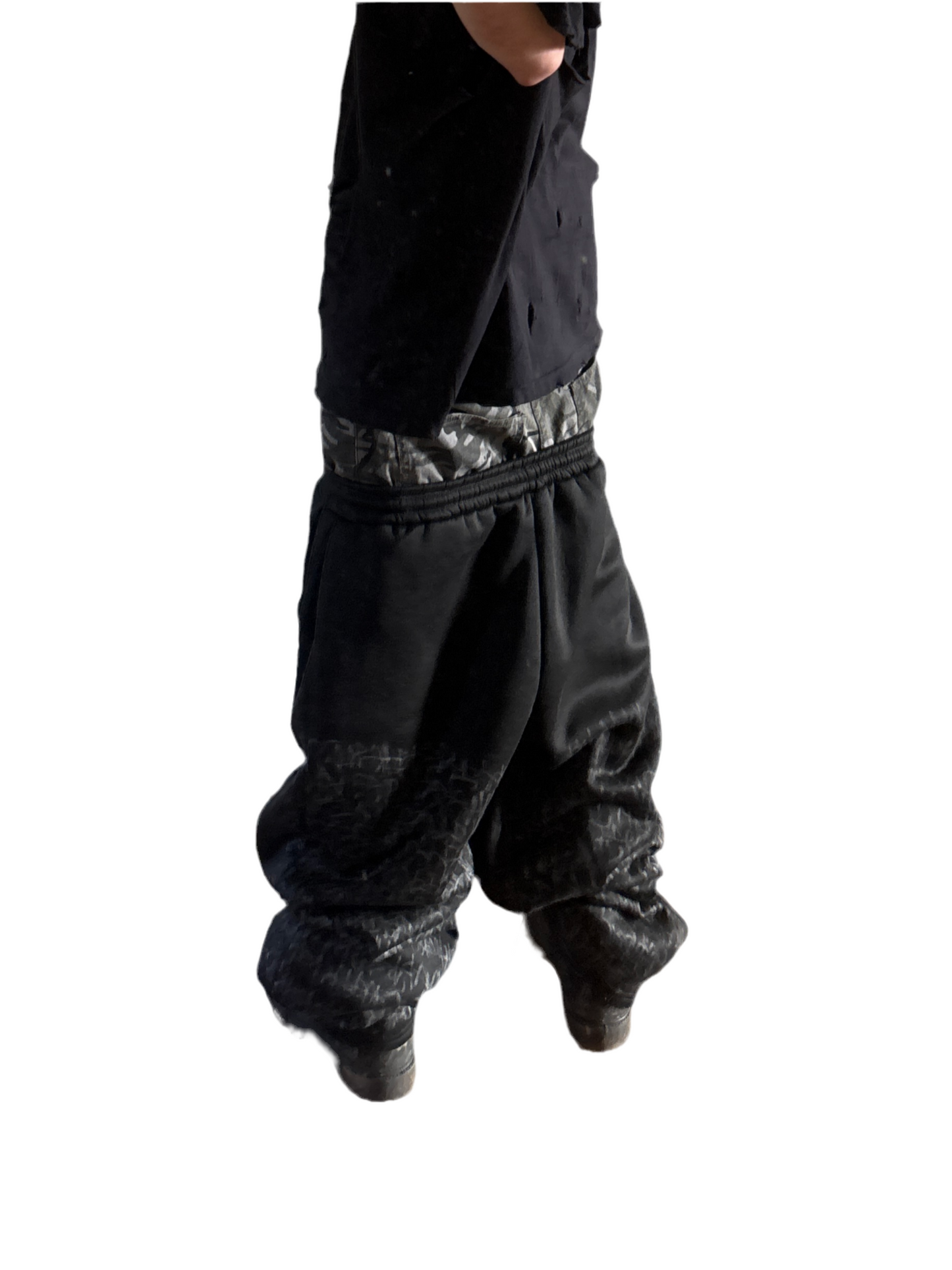 OVERSIZED LAYERED SWEATS
